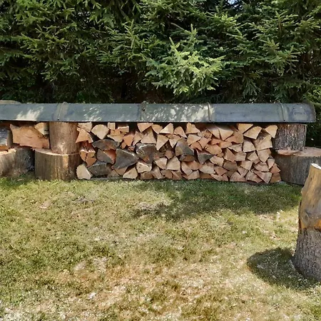 S Výhledem Na Jezerní Stěnu